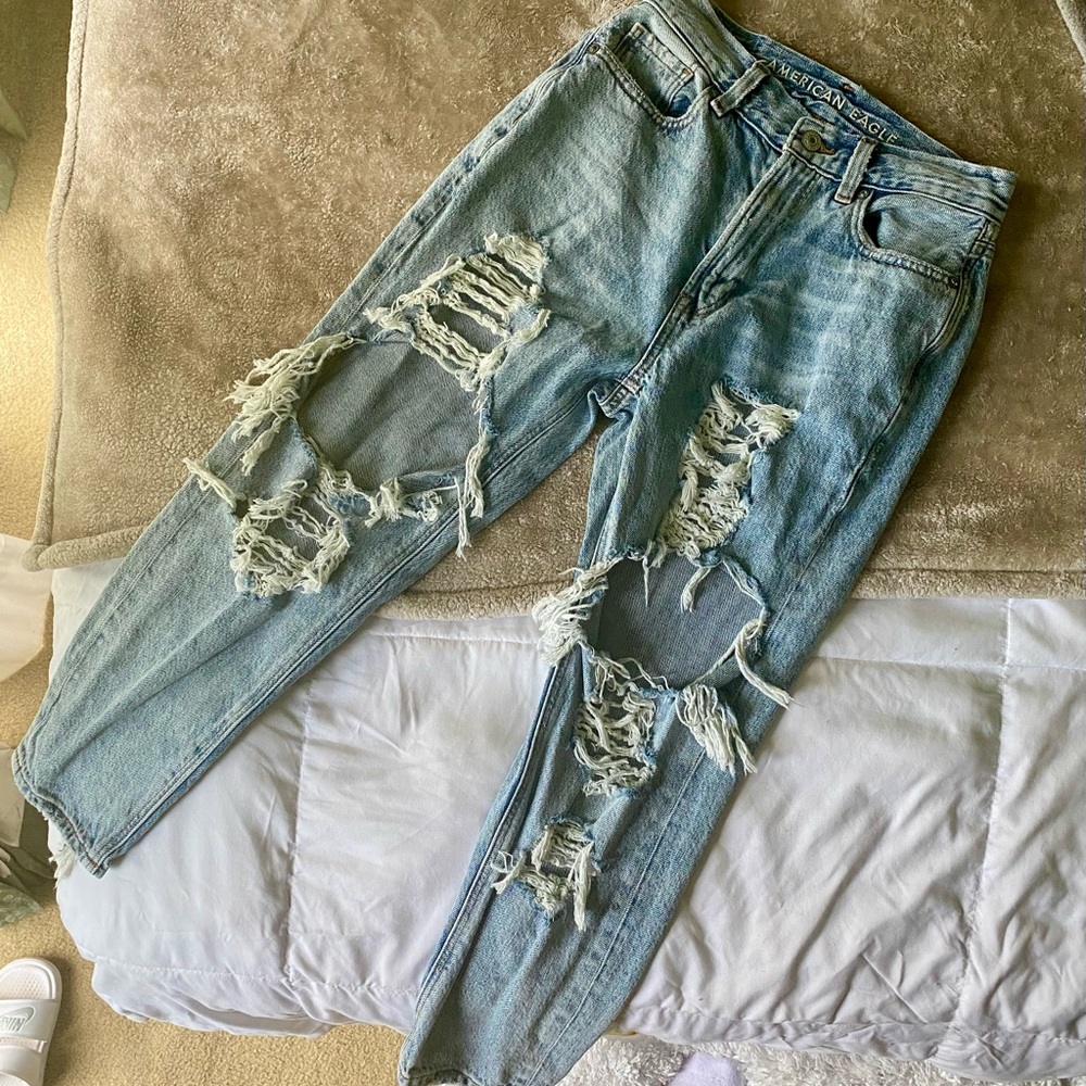 AE Ripped Mom Jean - 0 X-Short - Picture 3 of 16